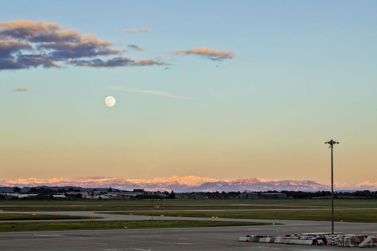 Moxy Lyon Airport - 5