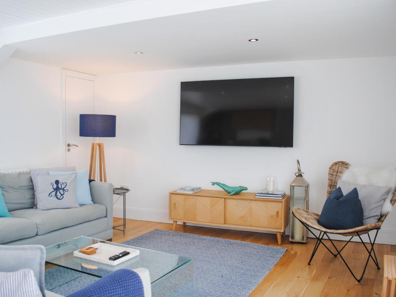 The Penthouse - 6