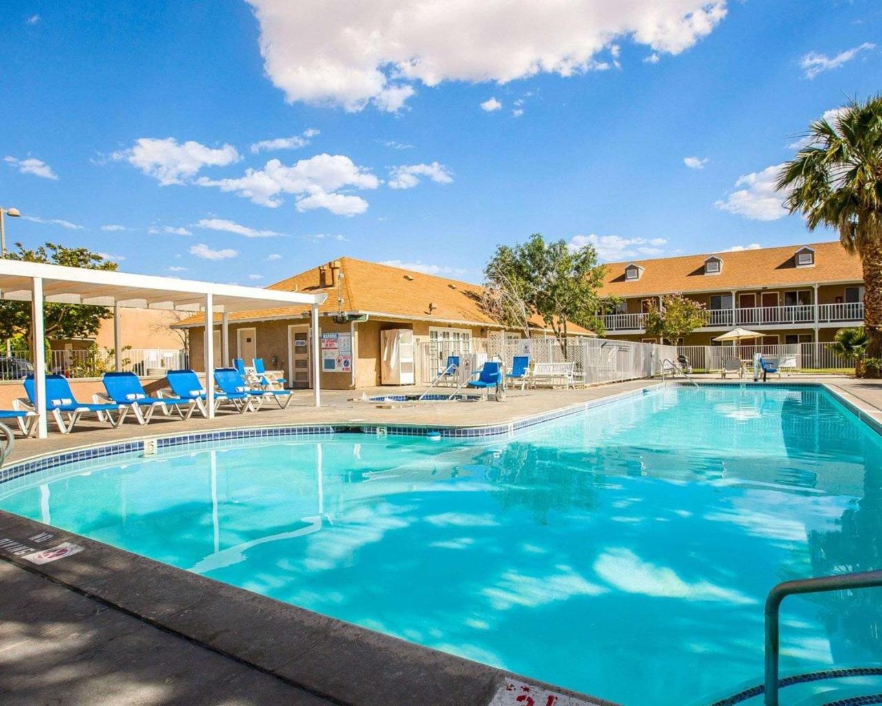 Clarion Inn Near China Lake Naval Station photo 2