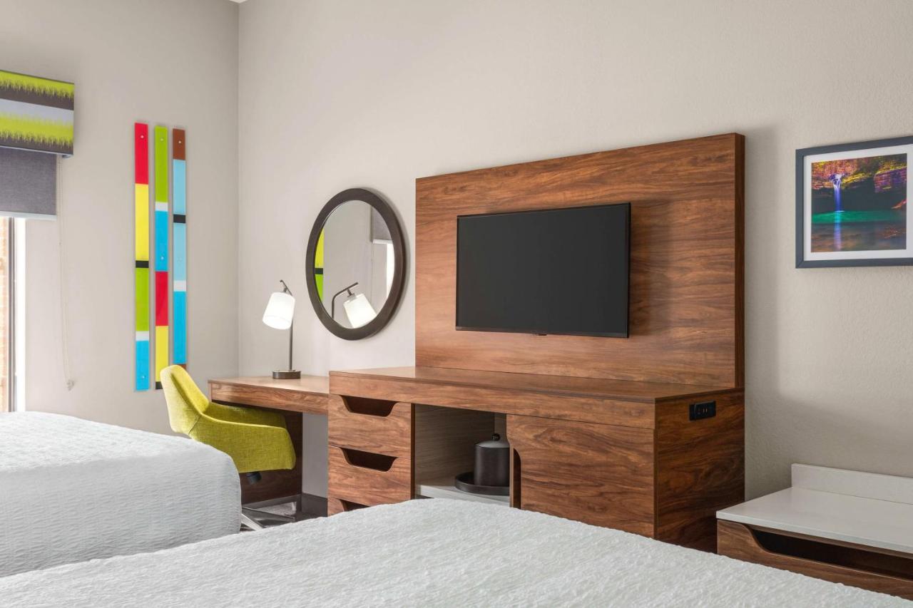Hampton Inn & Suites Springfield photo 3