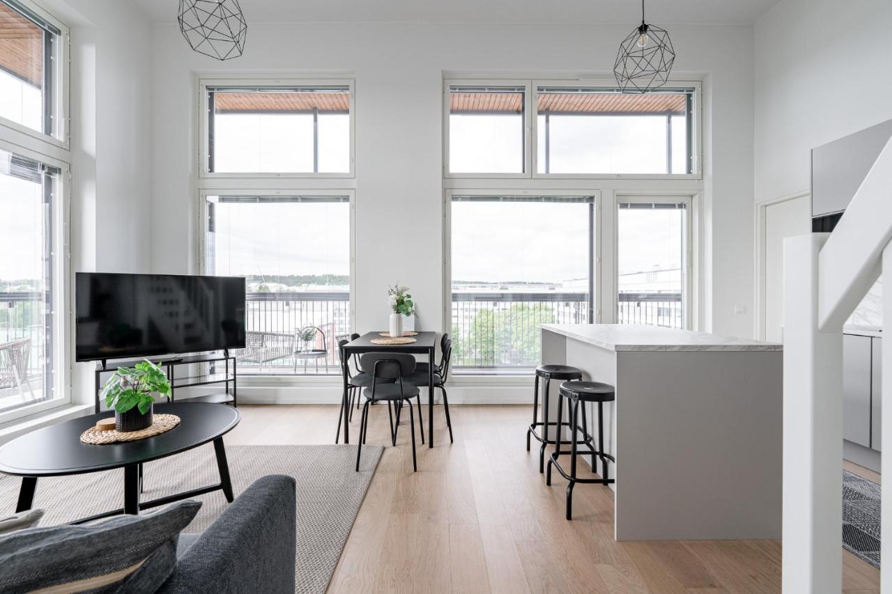 Brand New 3BR Penthouse Loft with Sauna & Free Parking - 3