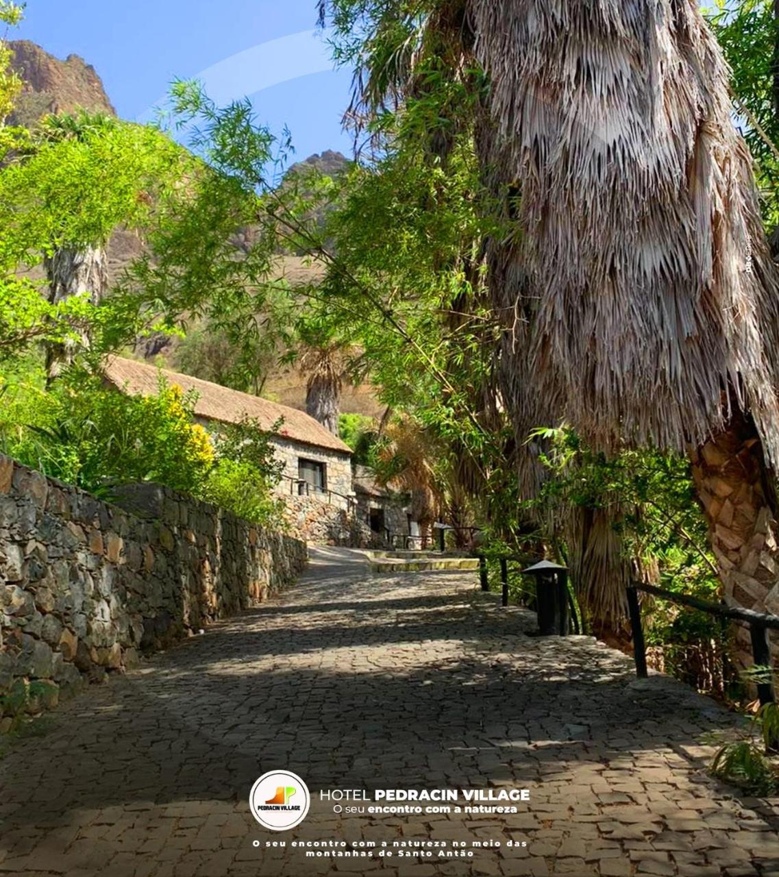 Pedracin Village