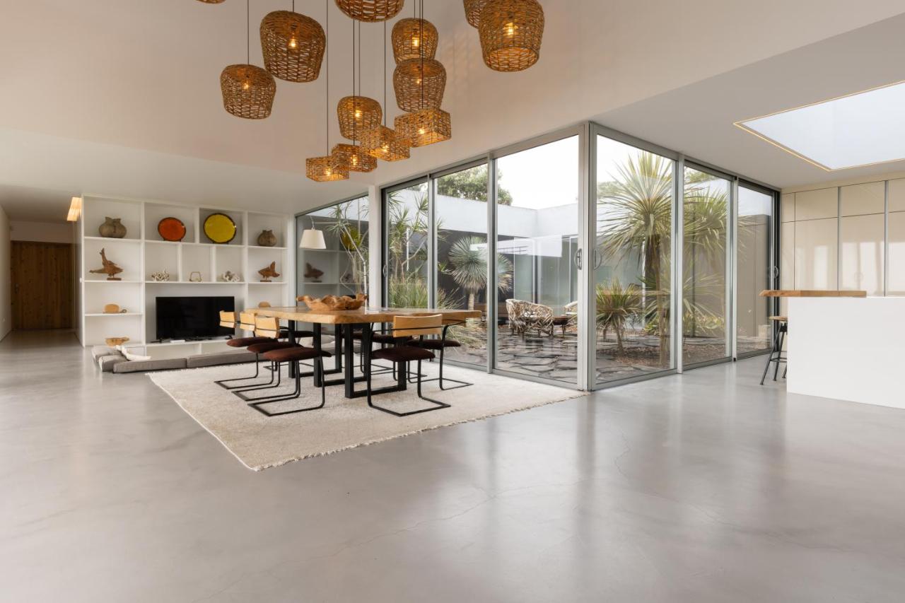 White Exclusive Suites & Villas photo 3