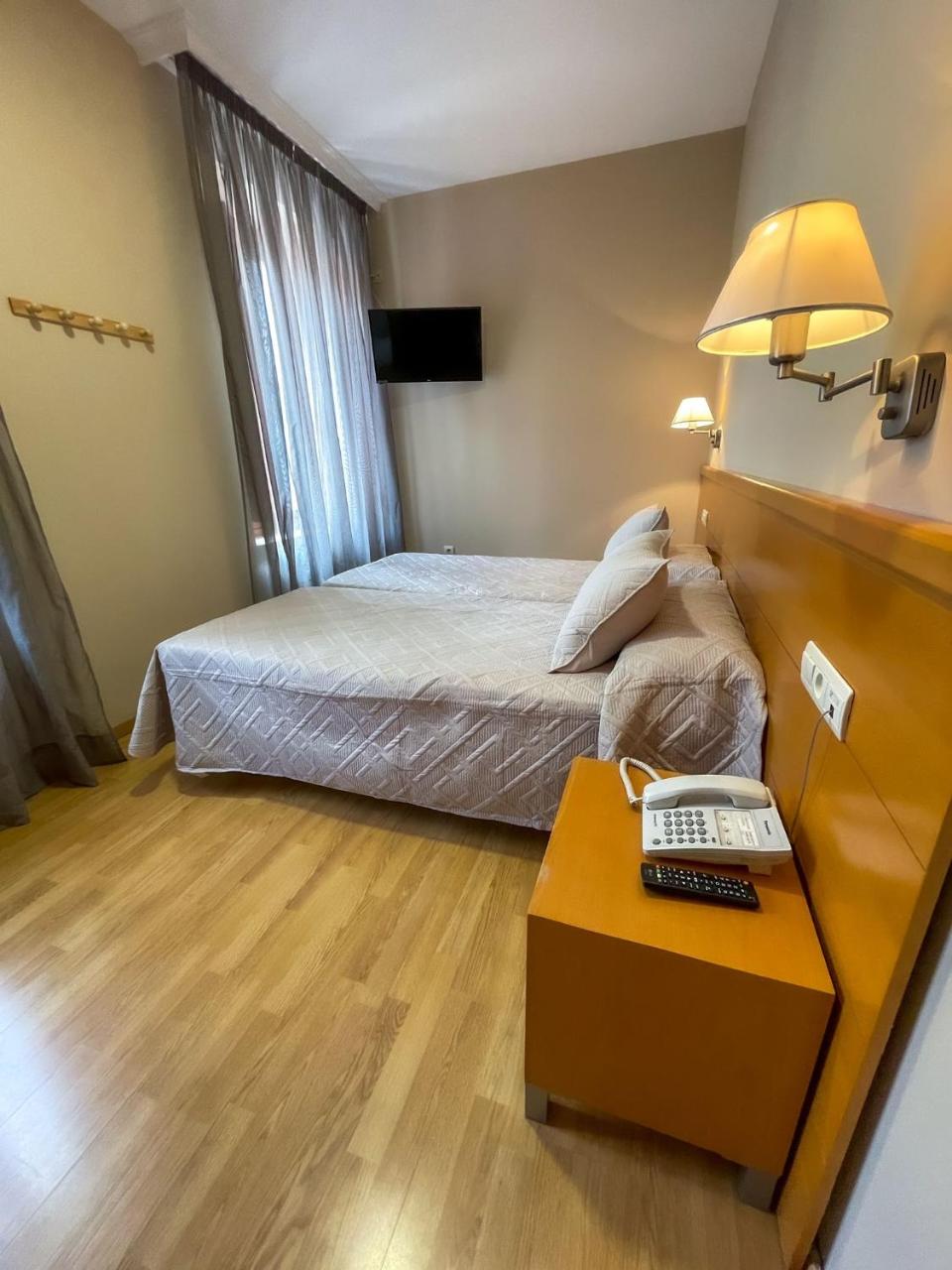Hotel Castilla photo 2