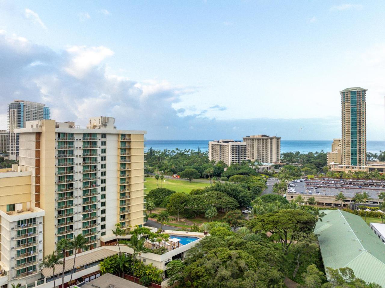 Luana Waikiki Hotel & Suites - 3