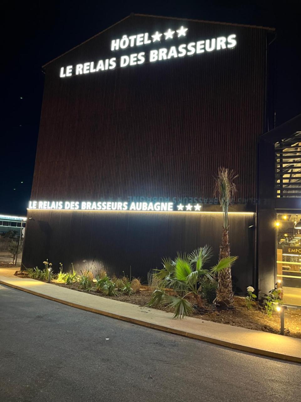 Hôtel Le Relais des Brasseurs - Aubagne photo 2