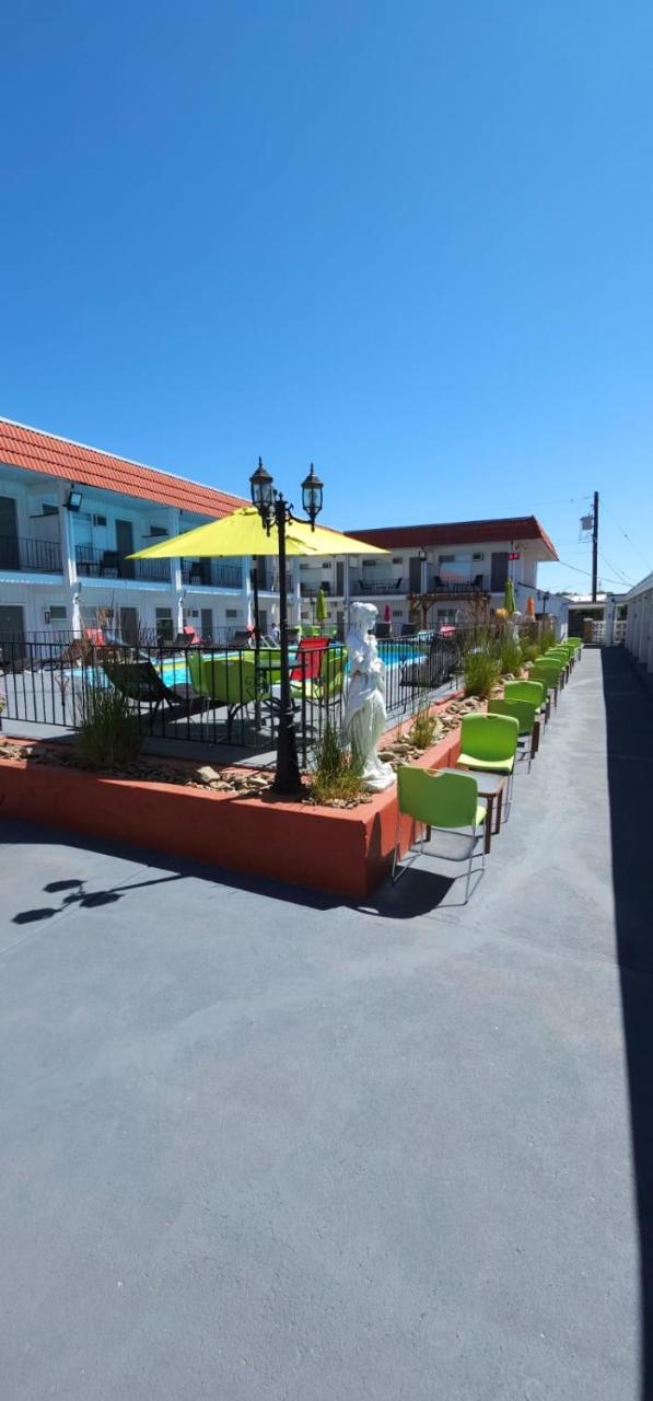 Riverside Motel