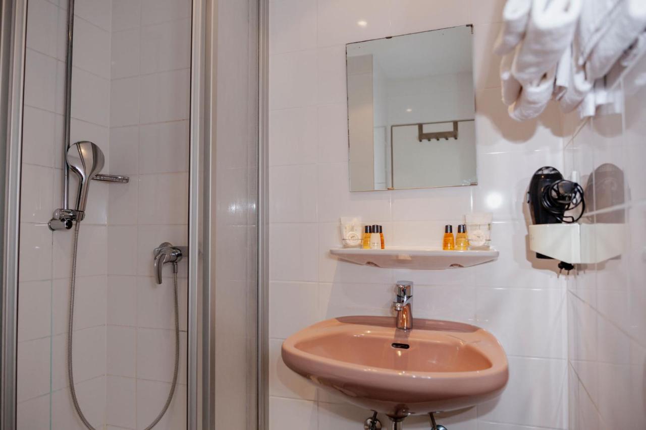Hotel Lux photo 4