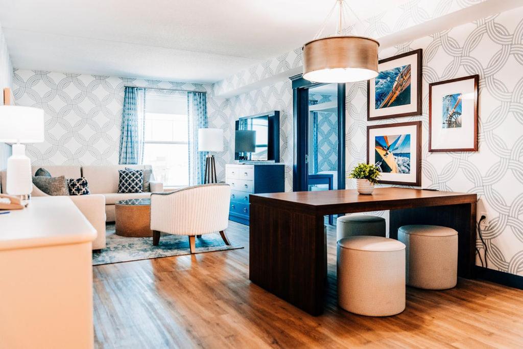 Salem Waterfront Hotel & Suites - 5