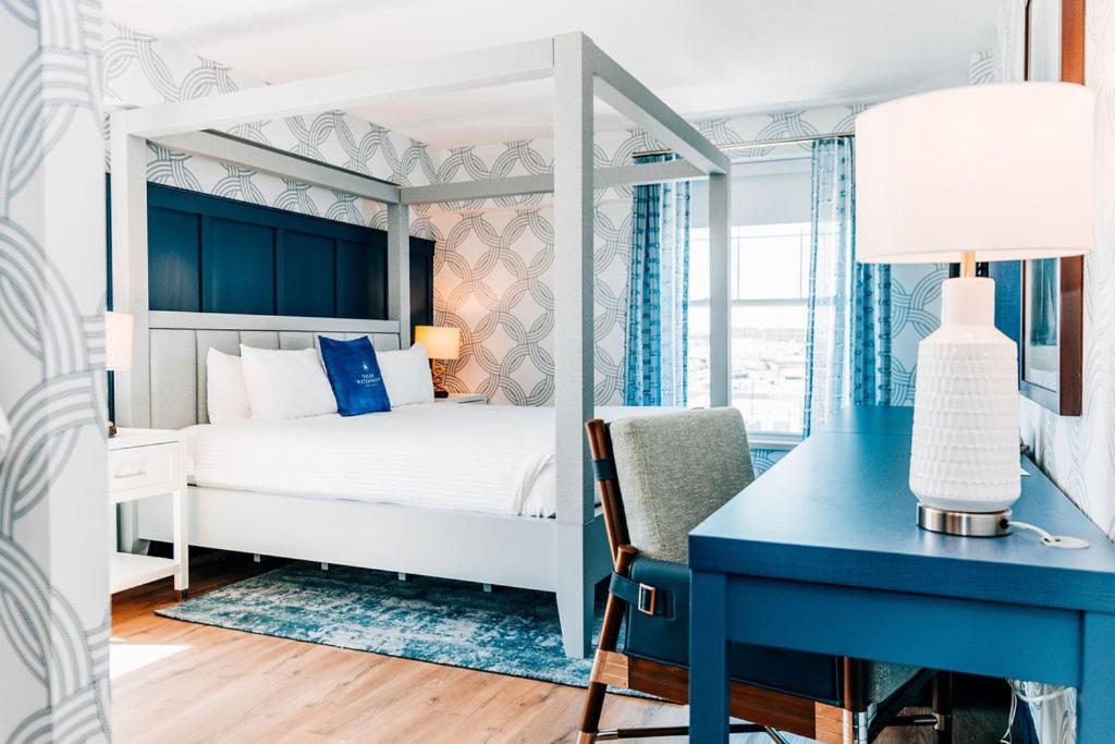 Salem Waterfront Hotel & Suites - 4