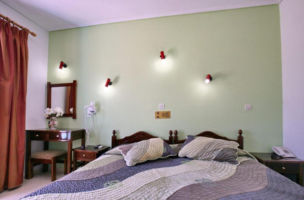 Theofilos Classic Hotel photo 2