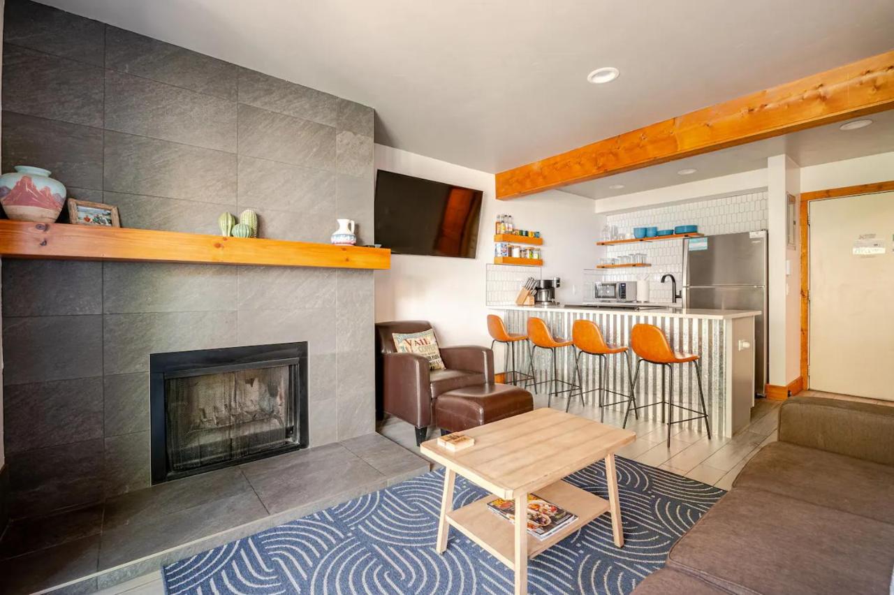 Der Steiermark Unit 108 - Cozy King Studio Off Main St & Peak 9 Base w AC, Balcony, Shared Hot Tub & Free Parking - No Fireplace photo 4