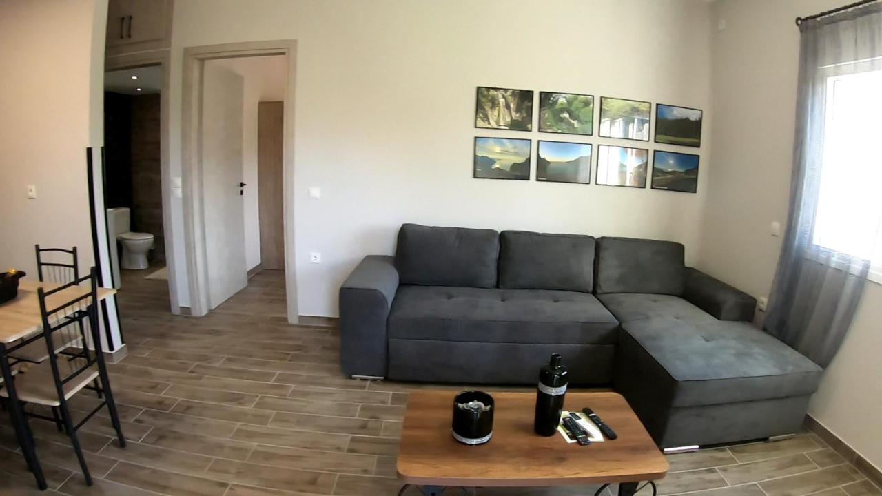 Arianas apartment - 2