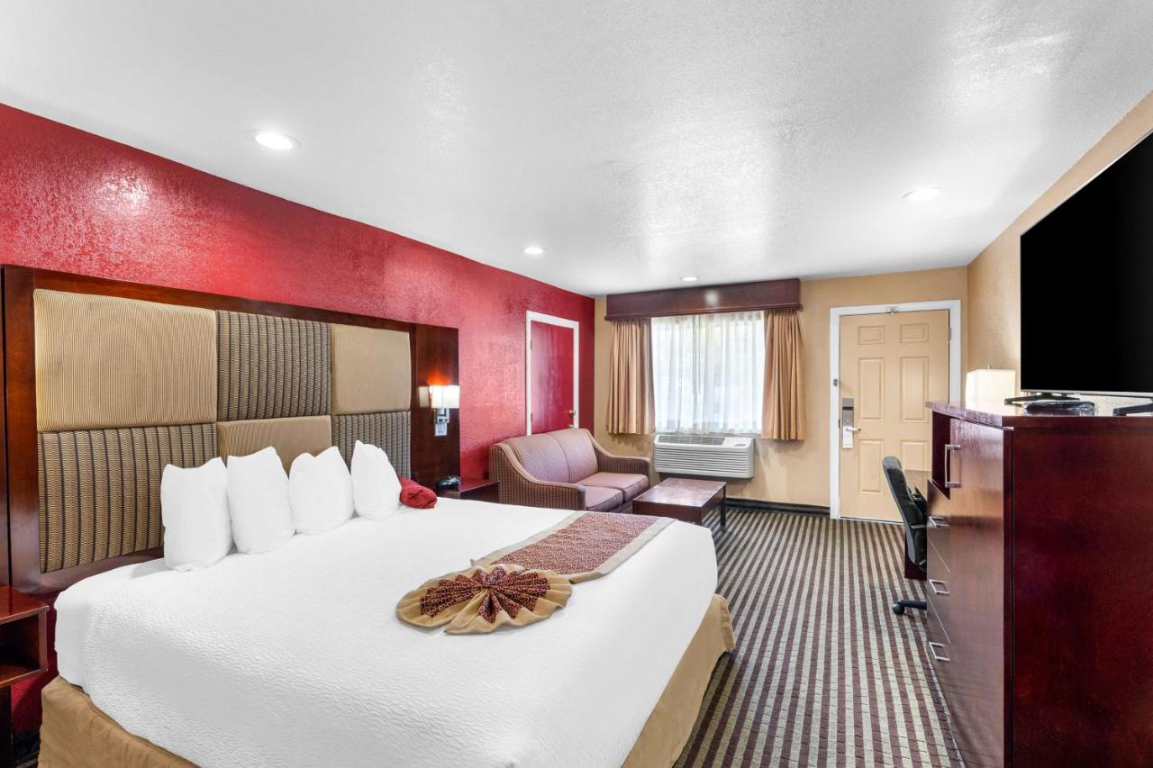 Photo - Best Western Plus Yosemite Way Station