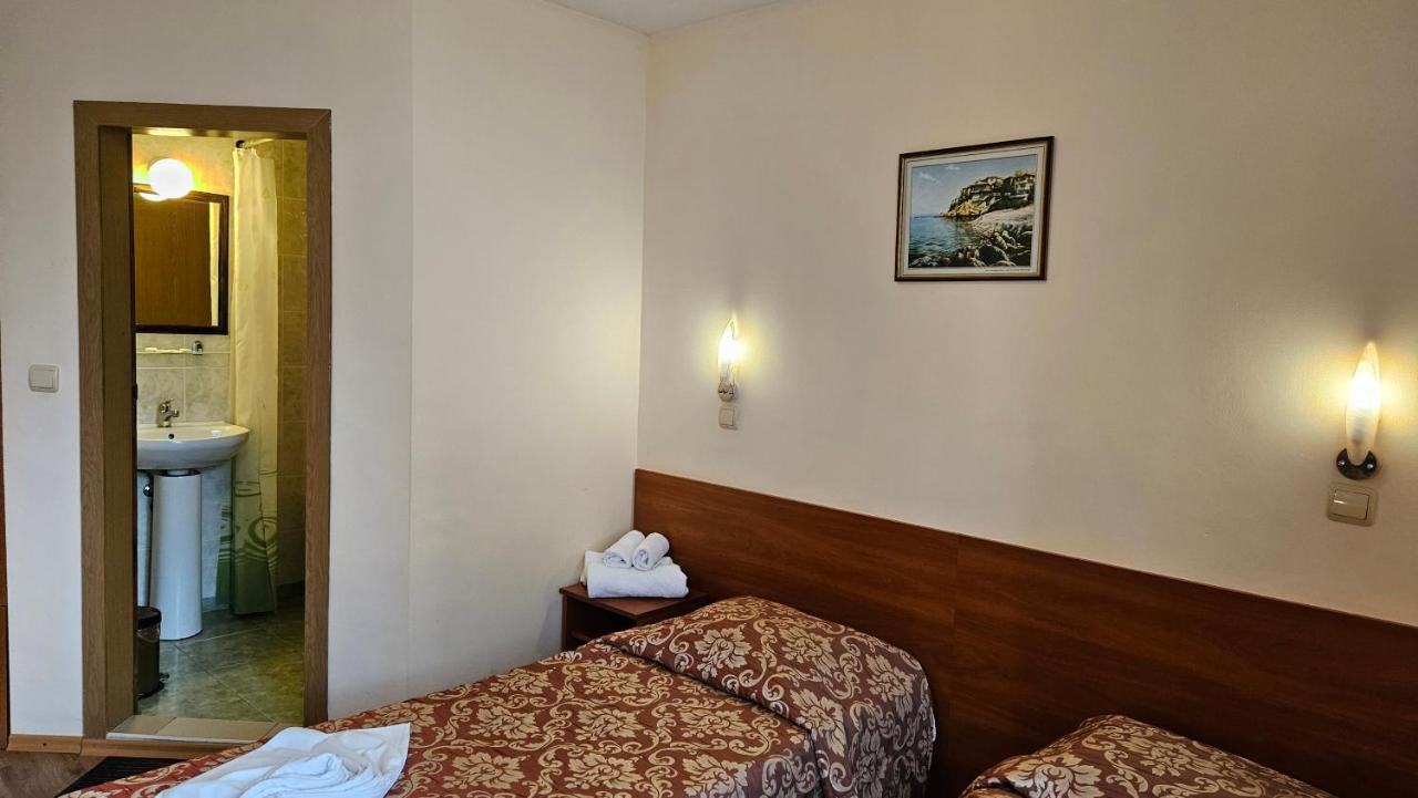 Caprice Family Hotel photo 4