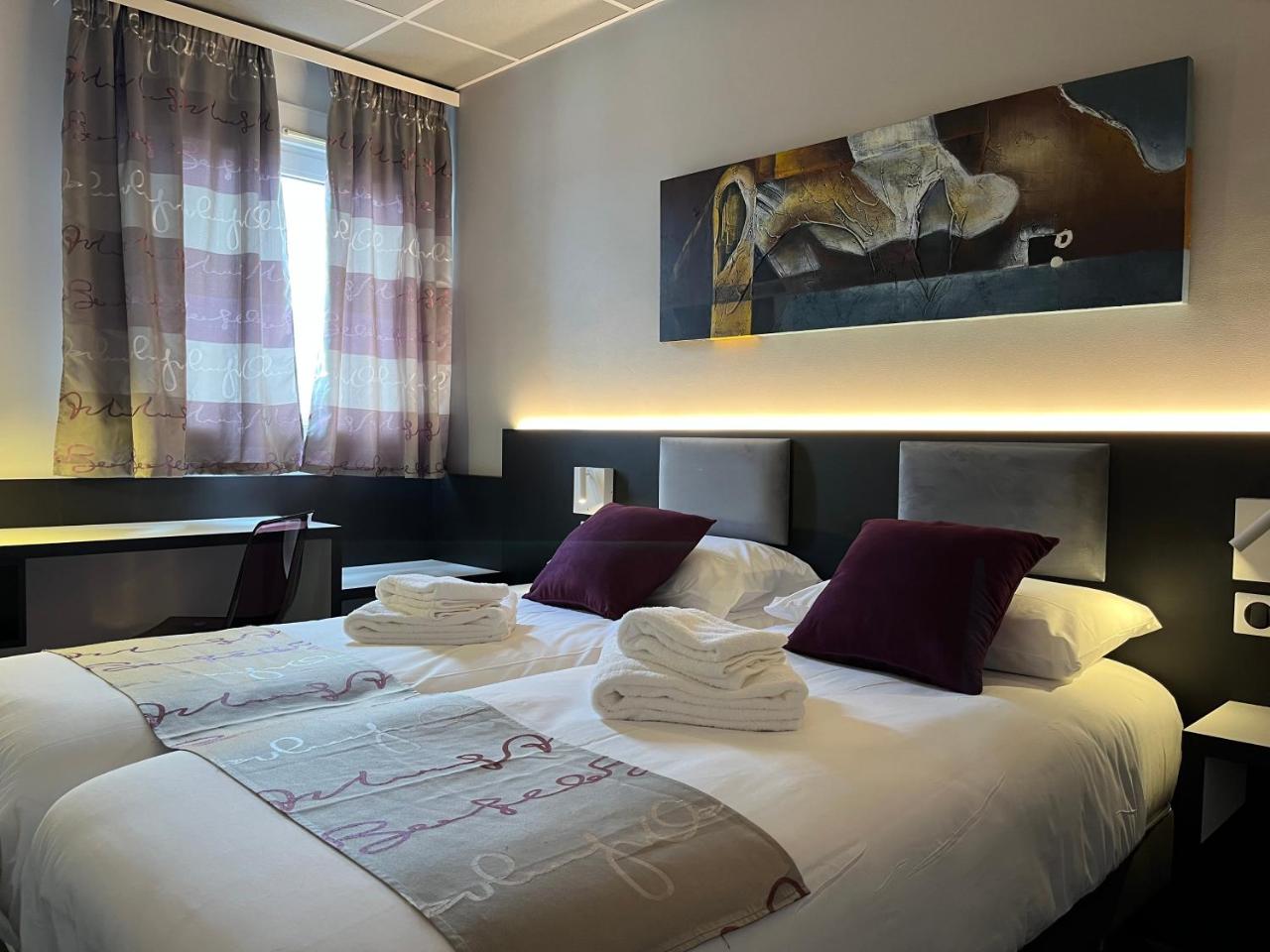BRIT HOTEL LE VESOUL photo 2
