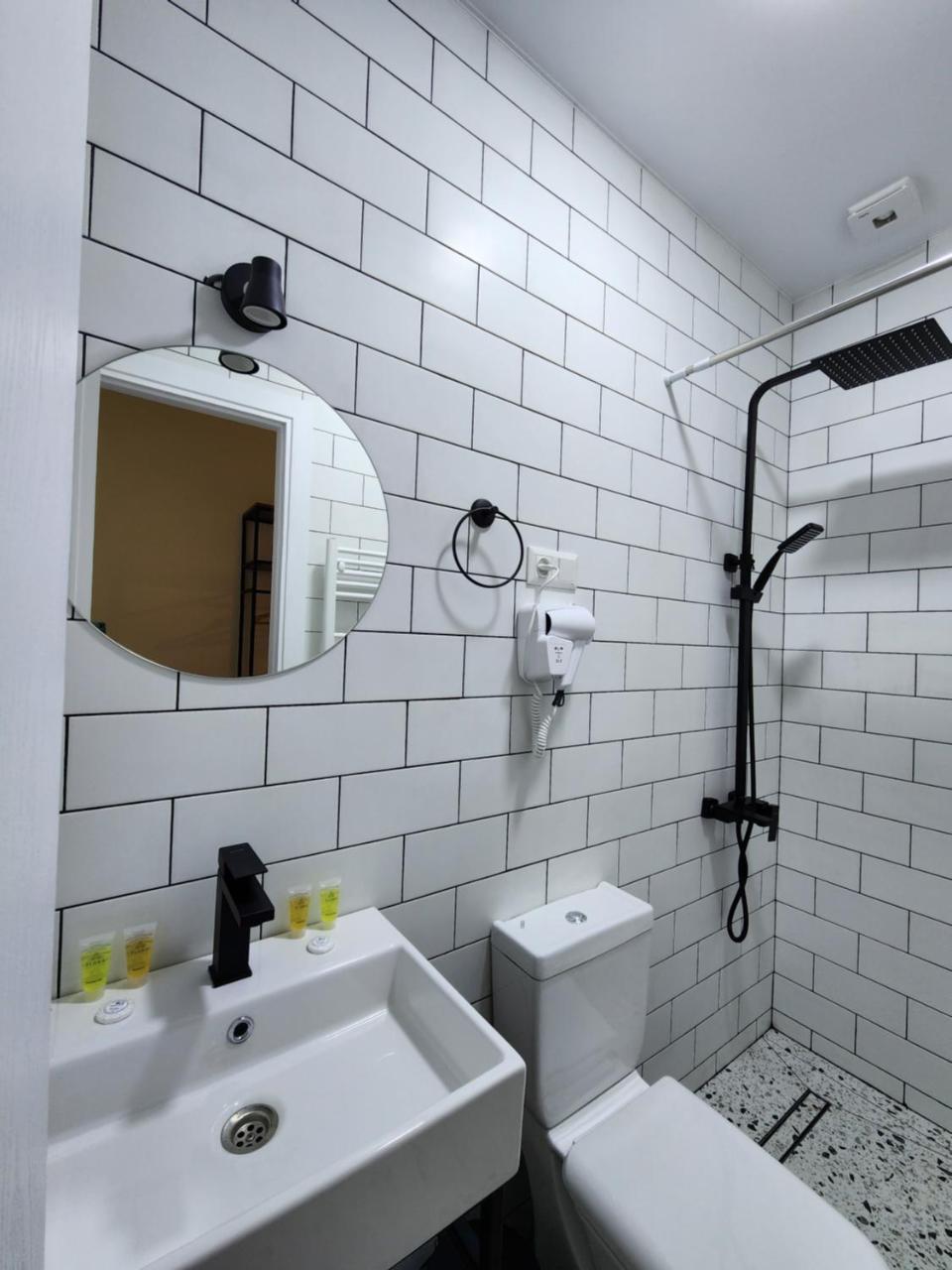 DRO Hotel photo 2