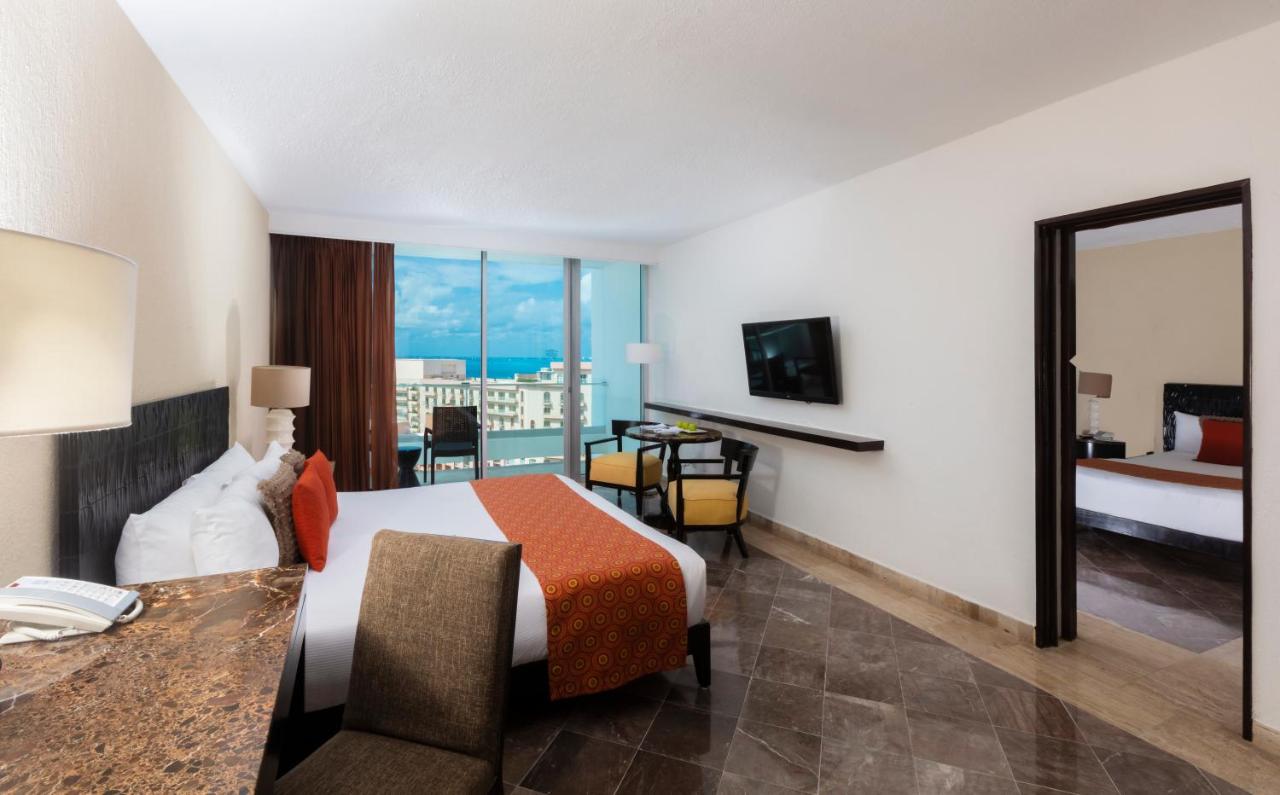 Krystal Grand Cancún- All Inclusive photo 2