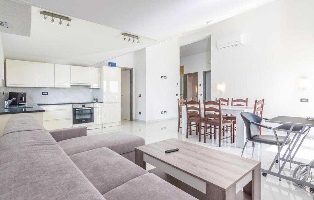 Penthouse Funtana with pool - 6