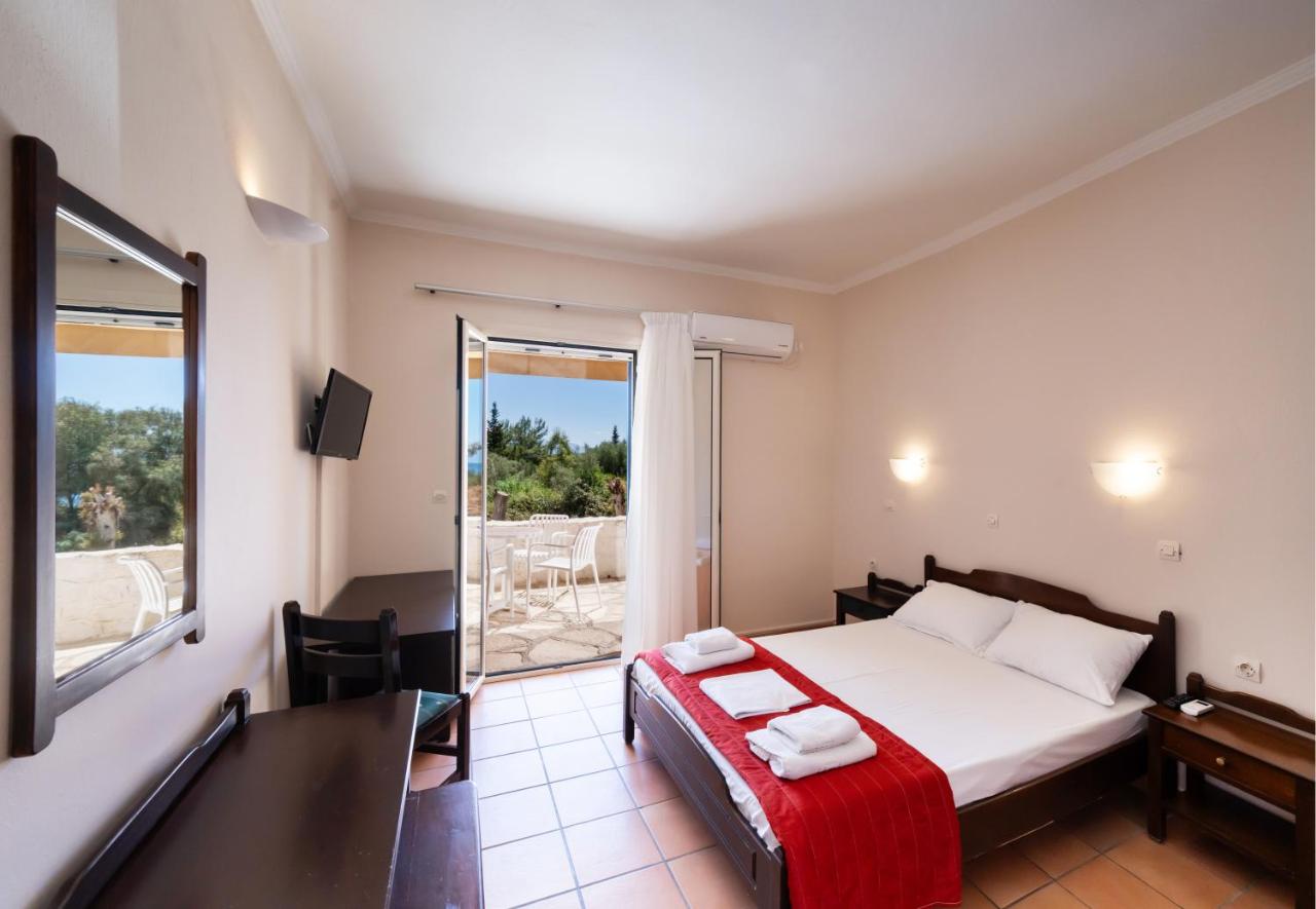 Ionio Hotel photo 3