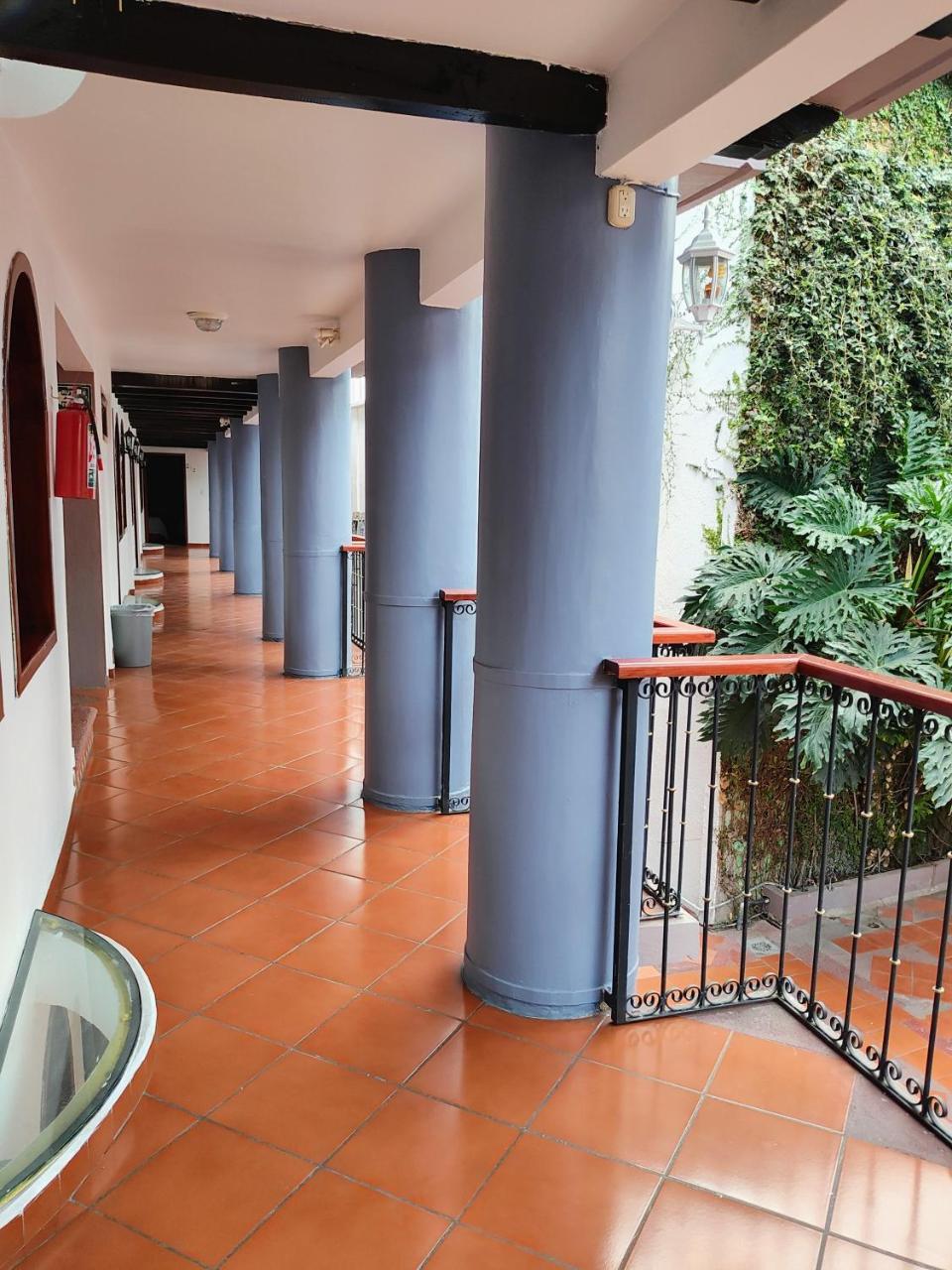 HOTEL JARDINES DEL CARMEN