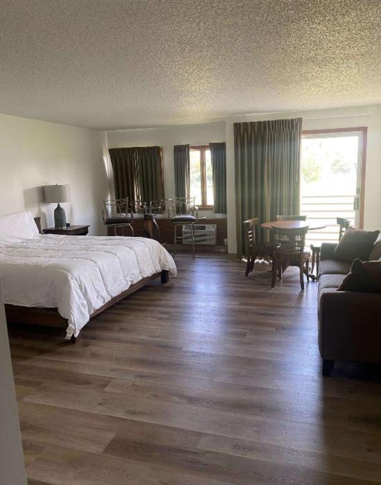 Lakeview Hills Golf & Resort - 2