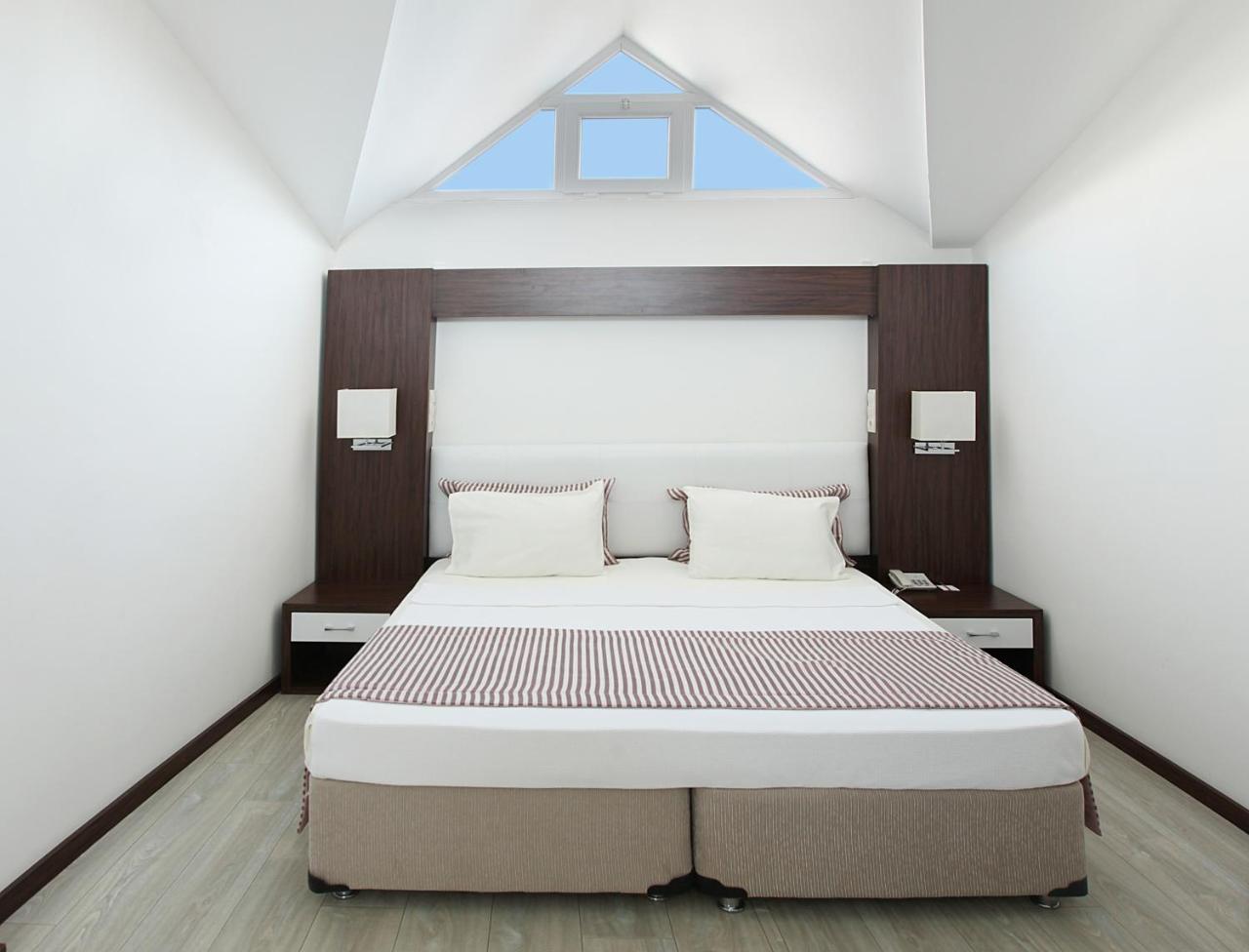 Photo - Arora Hotel
