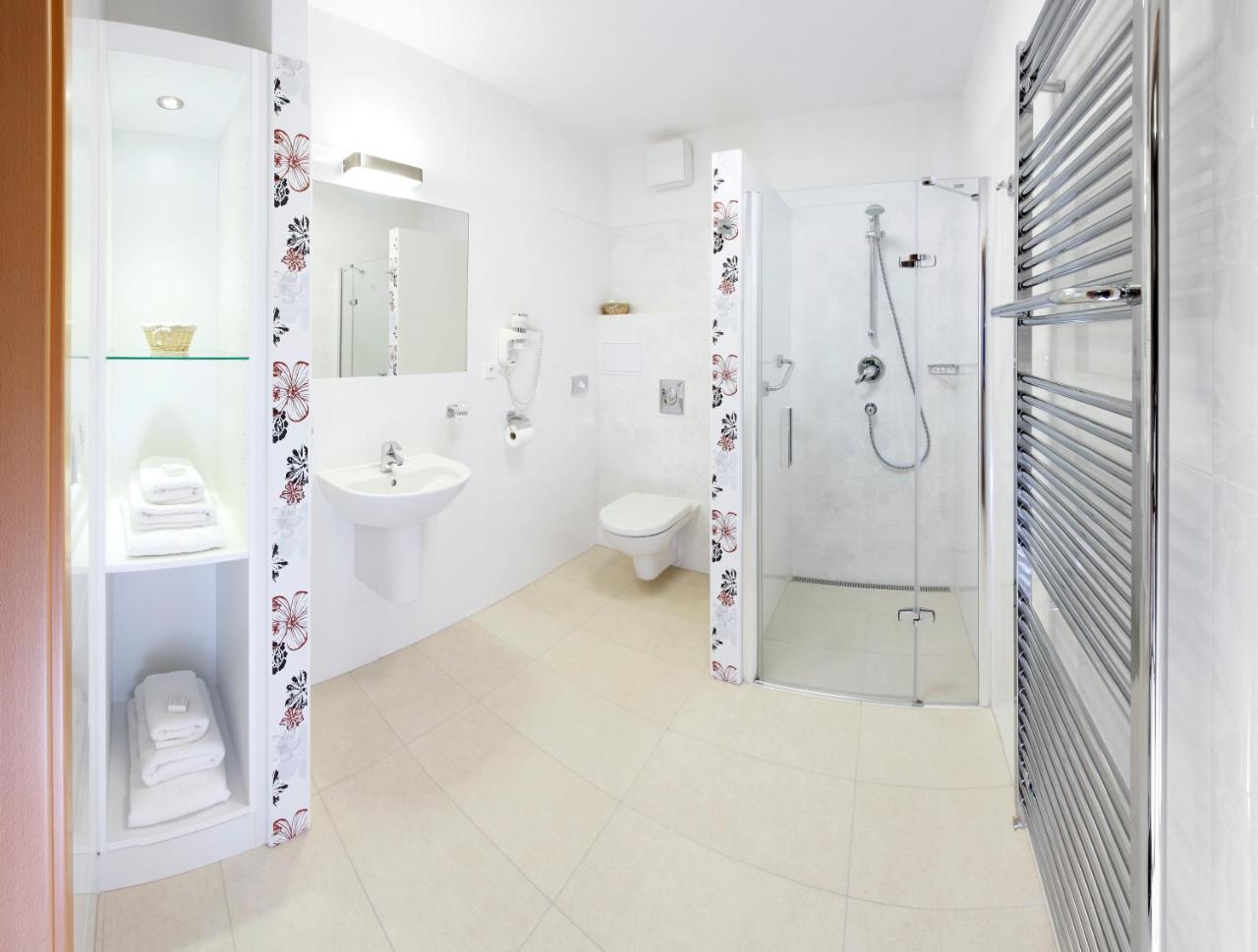 Lázeňský a Wellness hotel NIVAMARE photo 2