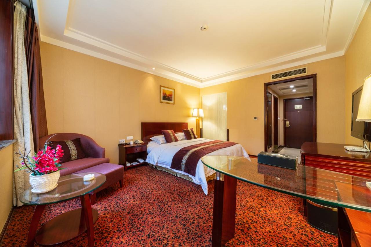 E-mei Mountain Hotel photo 2