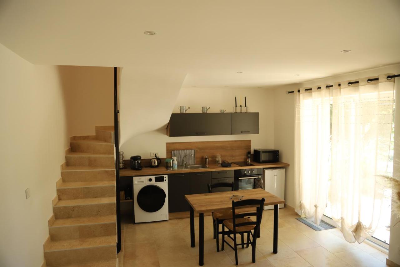 Duplex de charme au coeur de la Provence. - 2