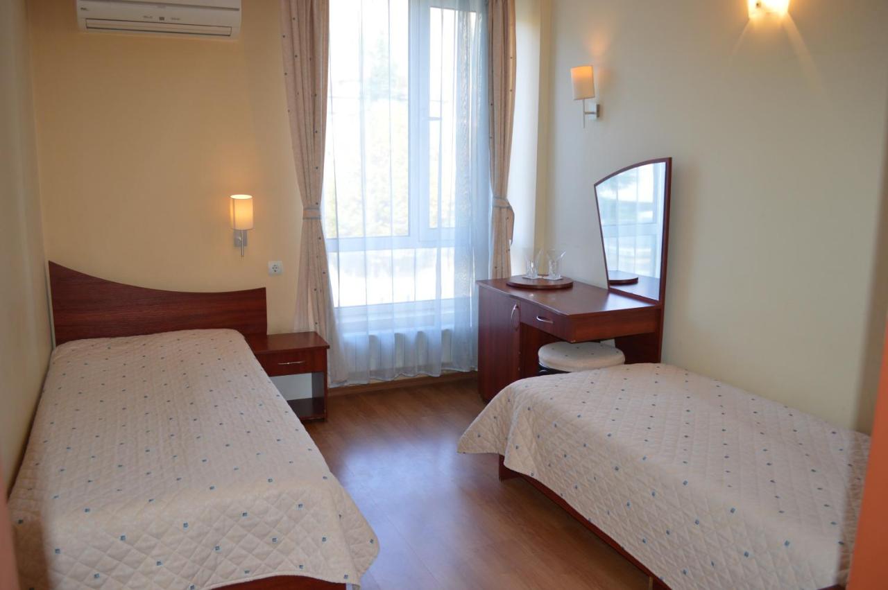 Hotel Shterev Karlovo photo 3
