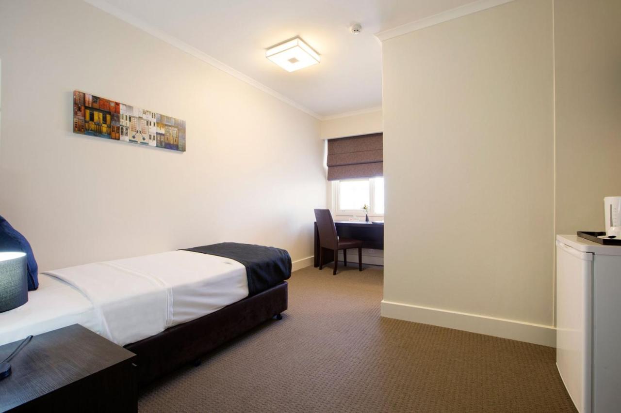 Photo - Enfield Hotel