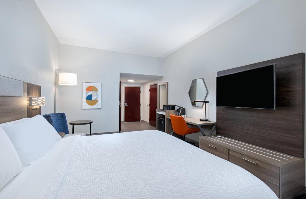 Holiday Inn Express Savannah South I-95 - Richmond Hill By IHG photo 3