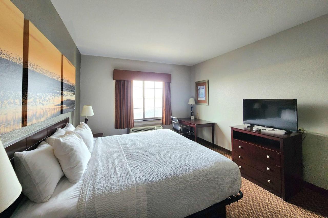 Days Inn by Wyndham Kemah photo 2