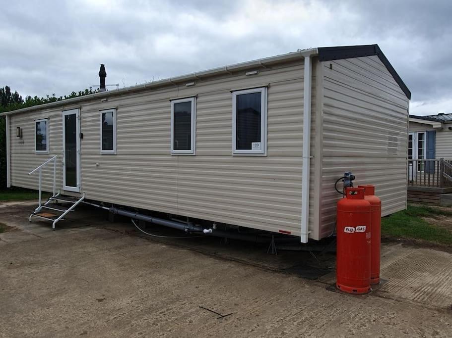 Billing Aquadrome - Alberta Caravan 2 Bedroom Sleep 6 - 6