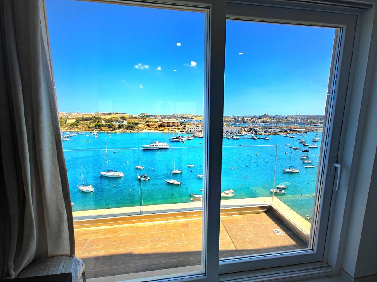 Luxury Living - Seafront Haven in Sliema - Malta - 6