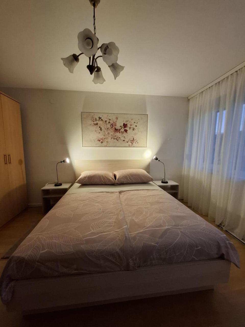 Apartment Tonio - right on the main square - 3