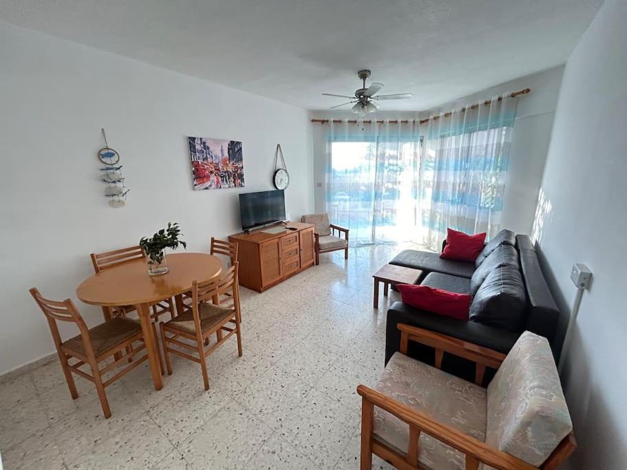 Seaview apartment with garden & pool - 4