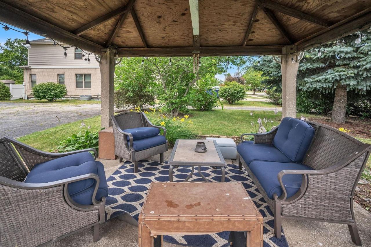 Serene & Charming 5BR Des Plaines Getaway photo 2