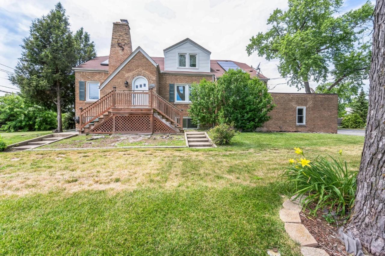 Serene & Charming 5BR Des Plaines Getaway photo 3