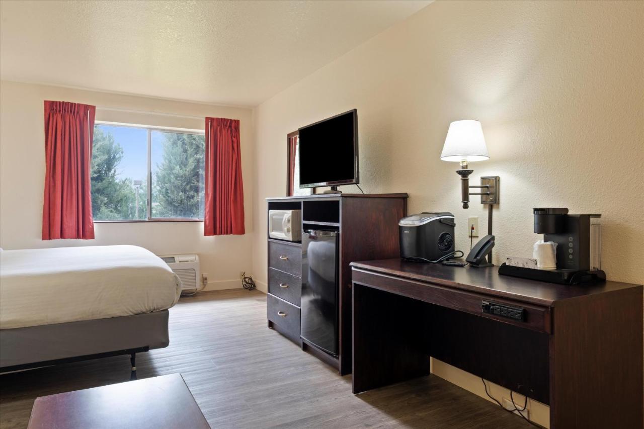 Quincy Inn & Suites photo 4
