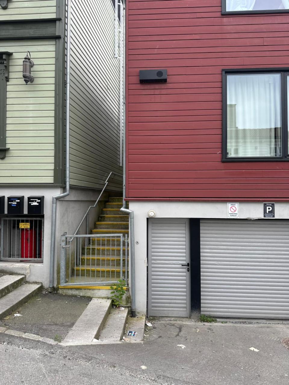 Deluxe central 2 bedroom with view and underground garage - 4