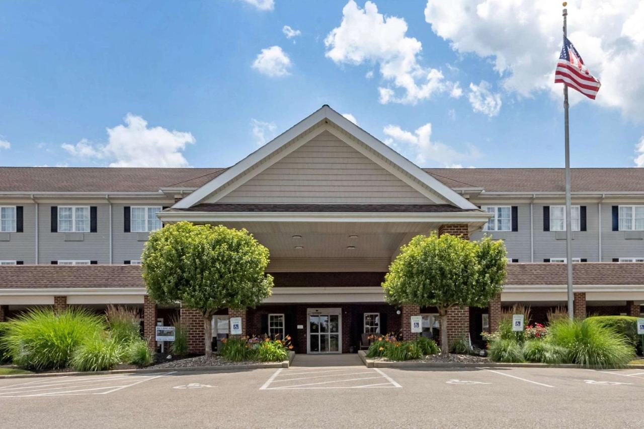 Comfort Suites Hotel and Conference Center - 3