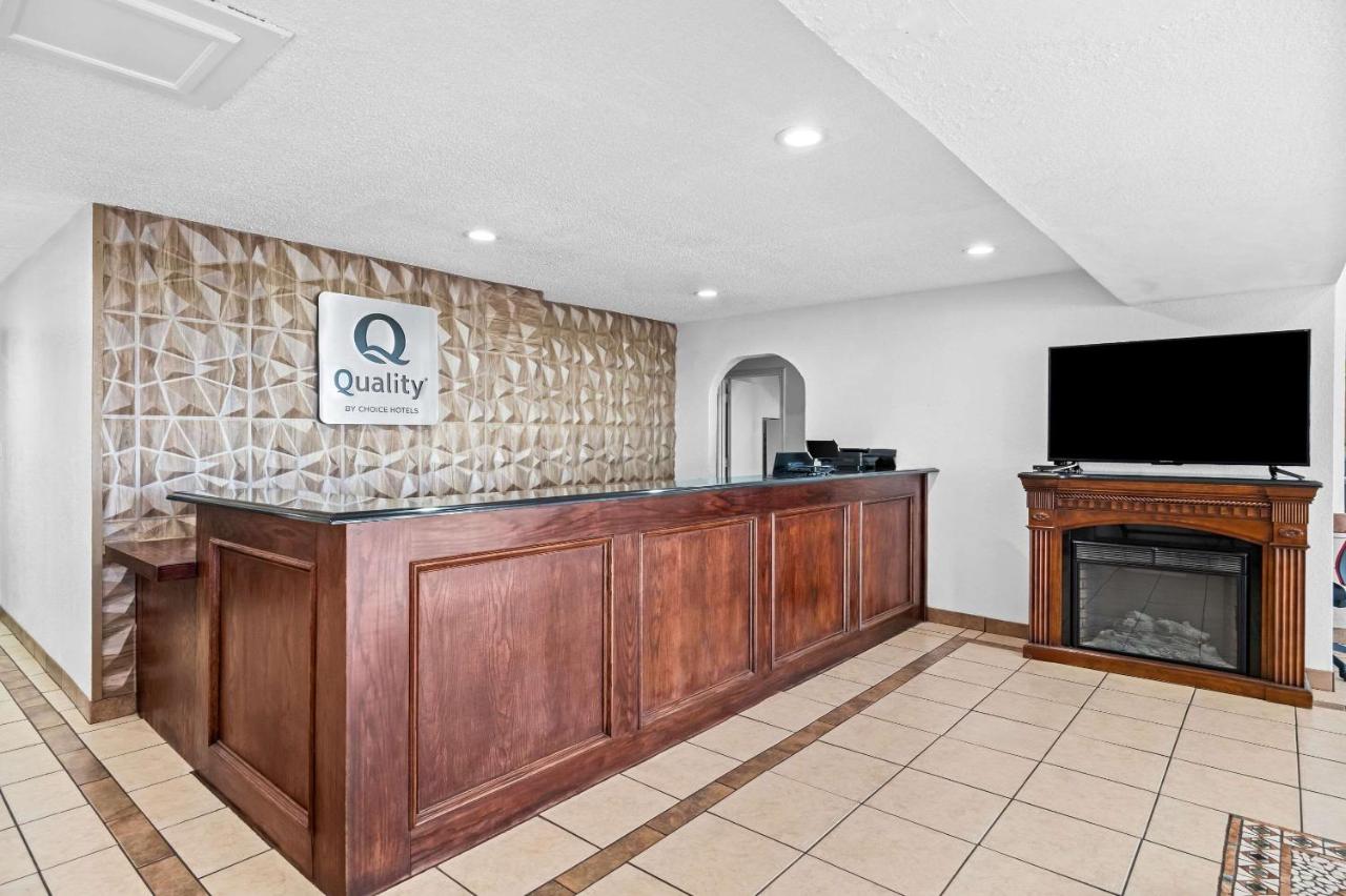 Quality Inn Plainview photo 3