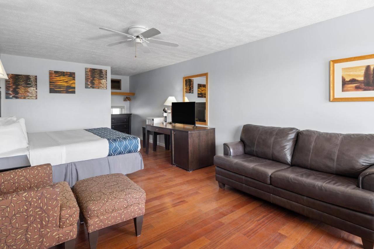 Travelodge by Wyndham Grand Falls photo 2