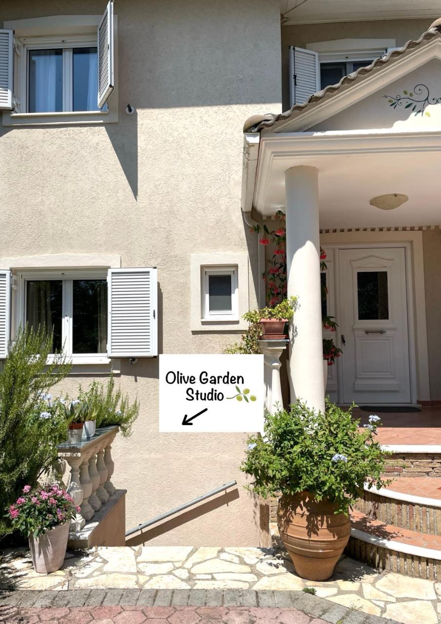 Olive Garden Studio - 5