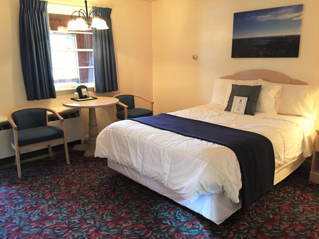 Cedar Motor Inn photo 2