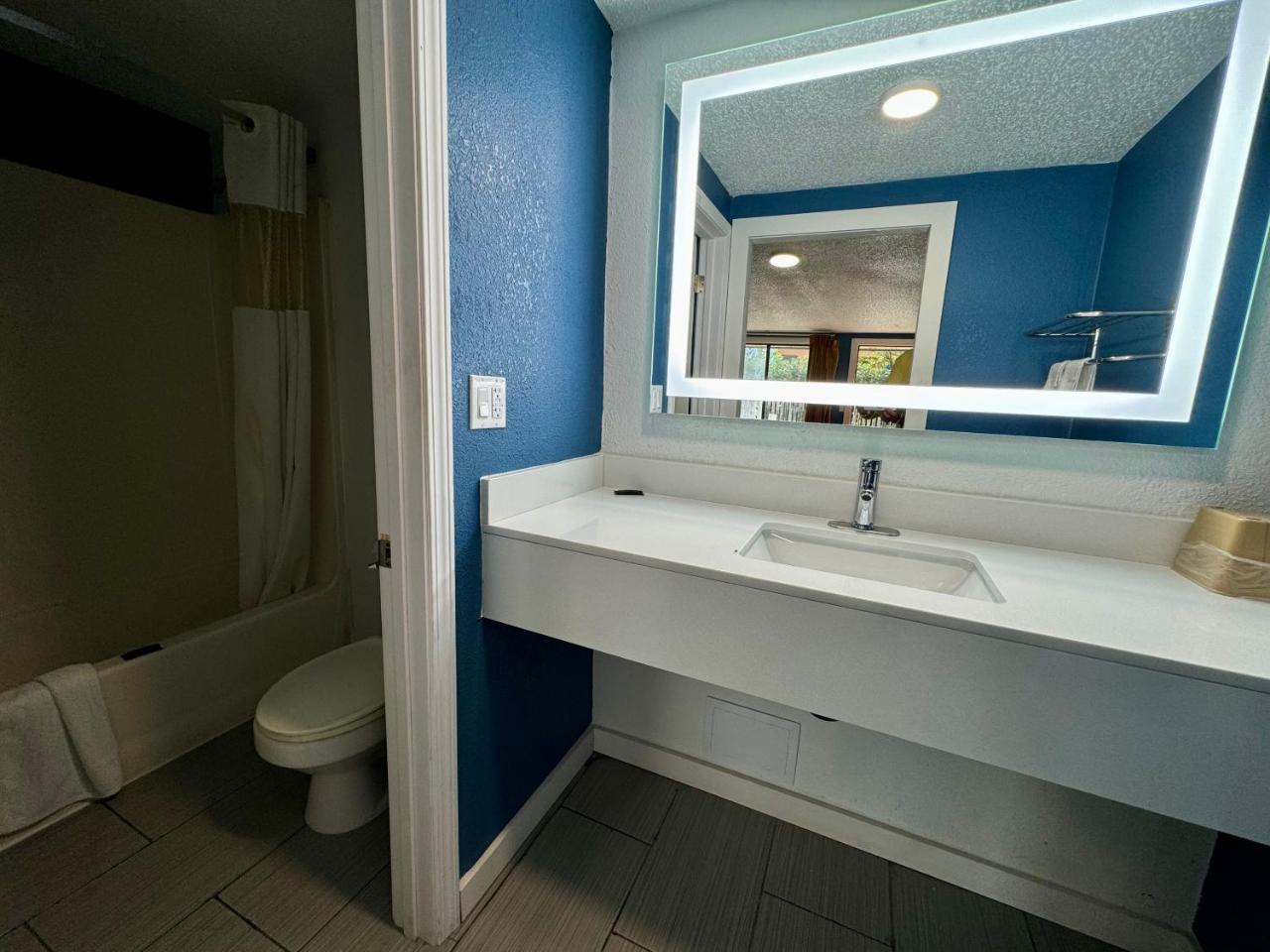 Knights Inn - Greenville, NC photo 2