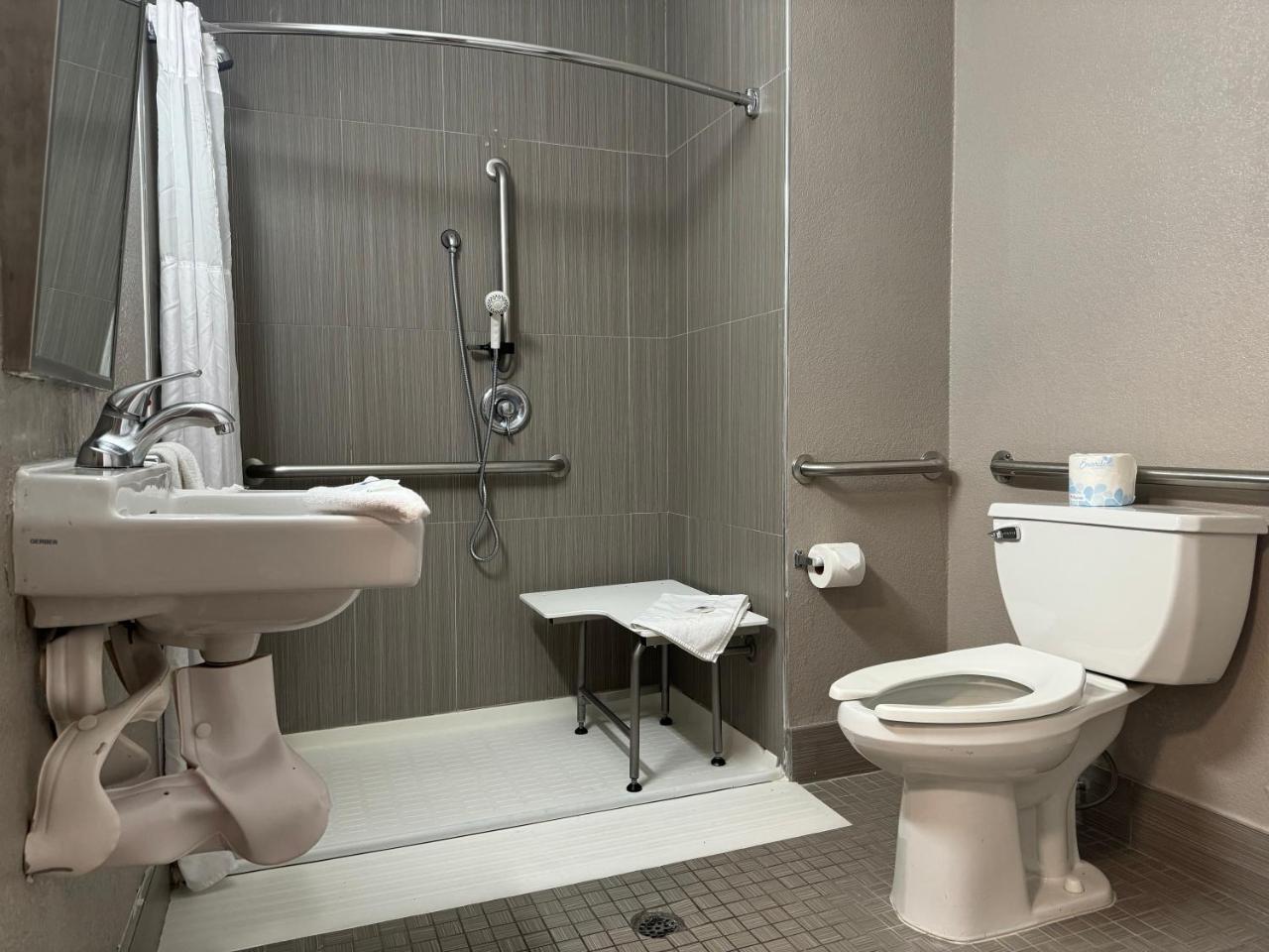 Motel 6 Hollywood, CA - Los Angeles photo 3