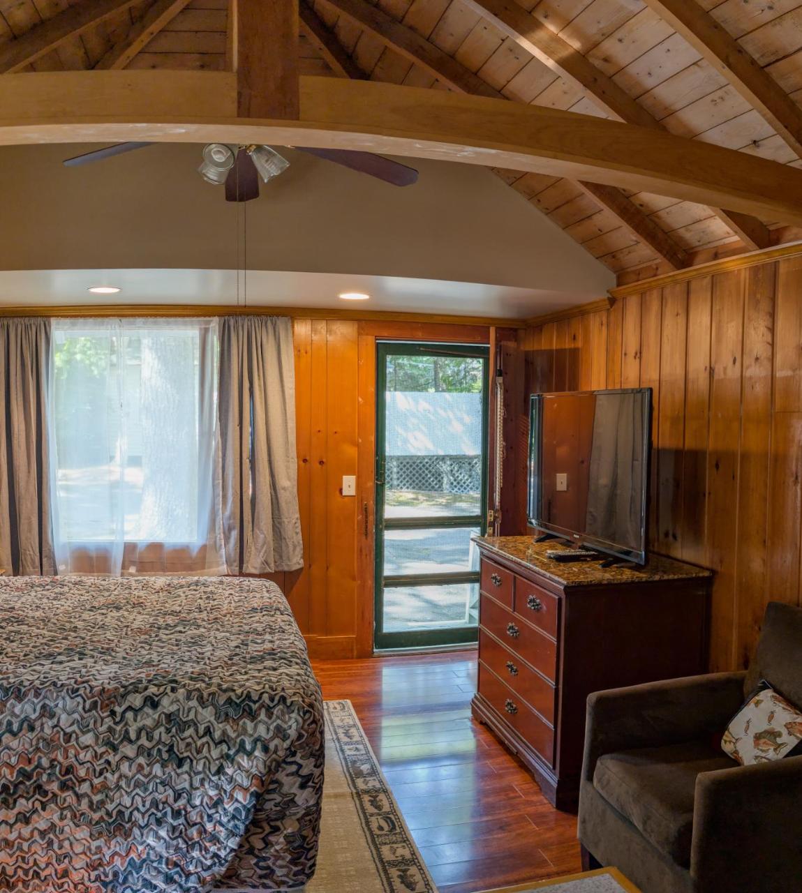Hinckleys Dreamwood Cottages photo 4